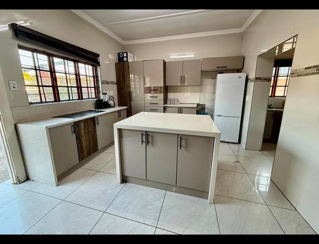 12 BEDROOM HOUSE FOR SALE IN PIETERMARITZBURG CENTRAL